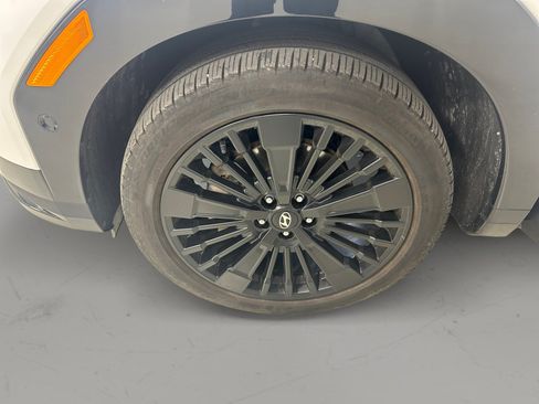 Used 2025 Hyundai Santa Fe Calligraphy FWD image 19