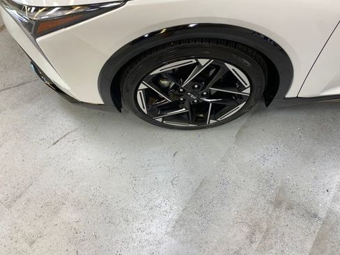 Used 2025 Kia K4 GT-Line w/ GT-Line Premium Package FWD image 11