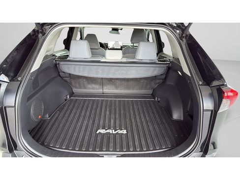 Used 2025 Toyota RAV4 XLE Premium FWD image 9