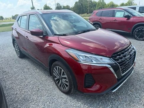 Certified 2024 Nissan Kicks SV FWD image 3