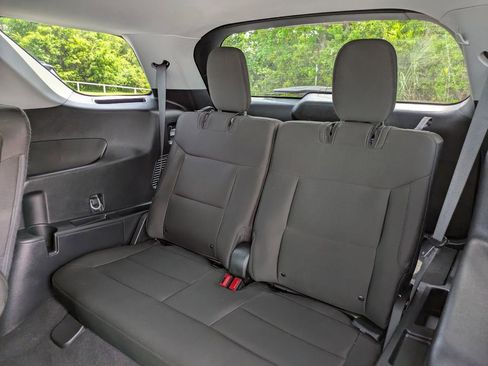 Used 2023 Ford Explorer XLT RWD image 17
