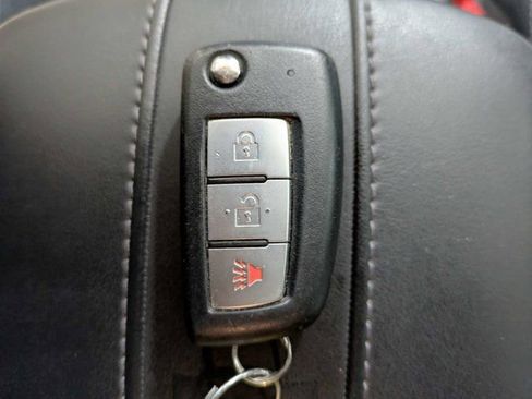 Used 2020 Nissan Rogue S w/ Special Edition Package FWD image 28