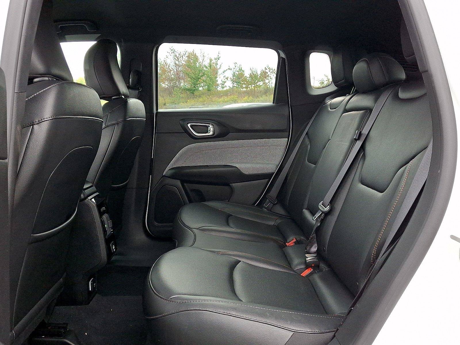 Used 2024 Jeep Compass Latitude AWD/4WD image 10