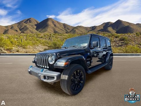 Used 2023 Jeep Wrangler Unlimited Sahara w/ Cold Weather Group AWD/4WD image 2