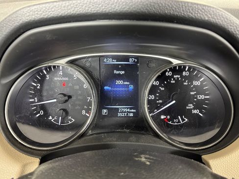 Used 2016 Nissan Rogue SV FWD image 21