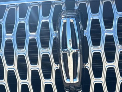 Certified 2023 Lincoln Corsair AWD w/ Equipment Group 101A image 9