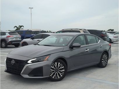 Used 2023 Nissan Altima 2.5 SV