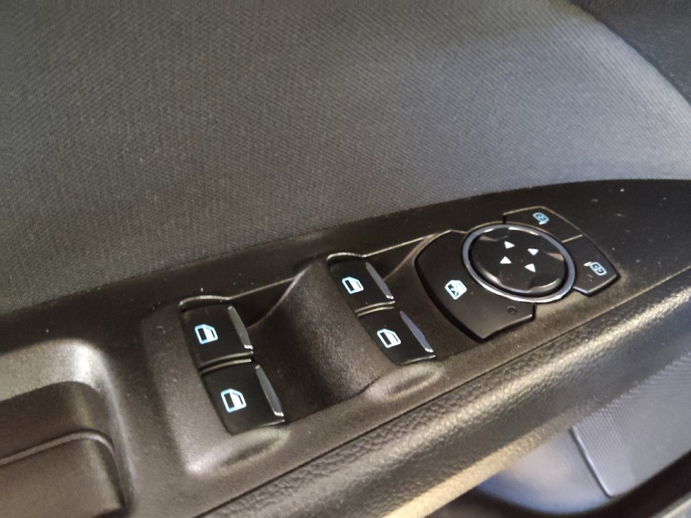 Used 2018 Ford Fusion SE FWD image 27