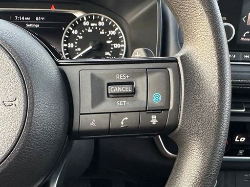 Used 2023 Nissan Rogue SV image 39