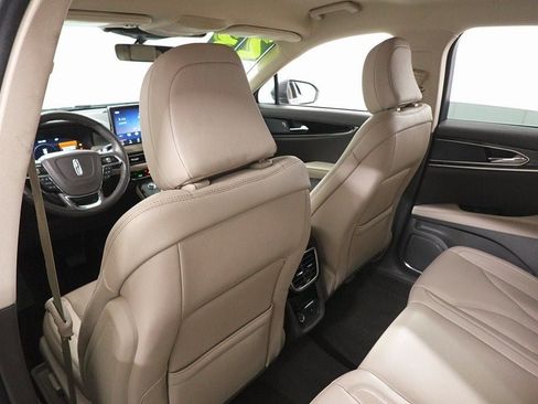 Used 2023 Lincoln Nautilus AWD w/ Premium Package image 25