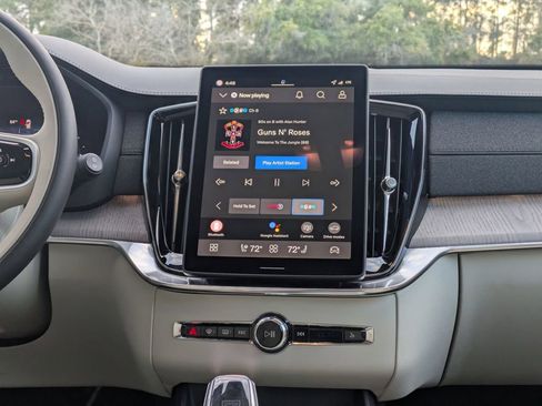 New 2026 Volvo XC90 T8 Ultra w/ Protection Package Premier AWD/4WD image 12