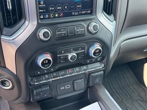 Used 2021 GMC Sierra 1500 SLT AWD/4WD image 27