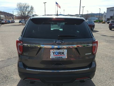Used 2018 Ford Explorer XLT w/ Equipment Group 202A image 5