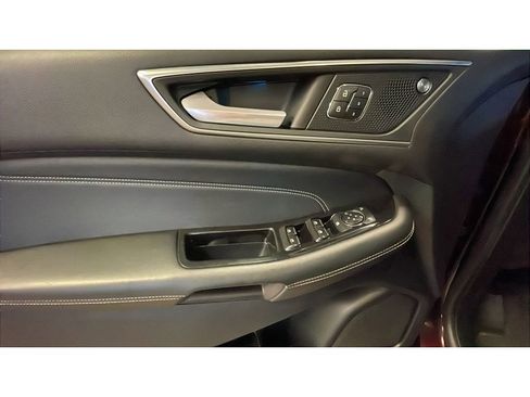 Used 2019 Ford Edge Titanium w/ Equipment Group 301A image 9