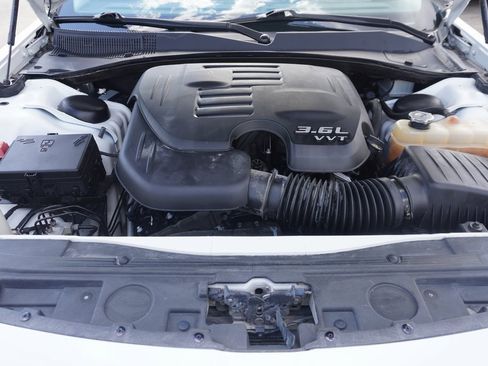 Used 2020 Chrysler 300 Limited image 27