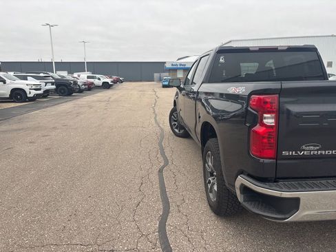 Used 2024 Chevrolet Silverado 1500 LT image 7