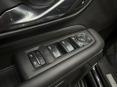 Used 2024 GMC Yukon XL Denali image 14