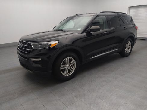 Used 2023 Ford Explorer XLT w/ Equipment Group 202A image 2