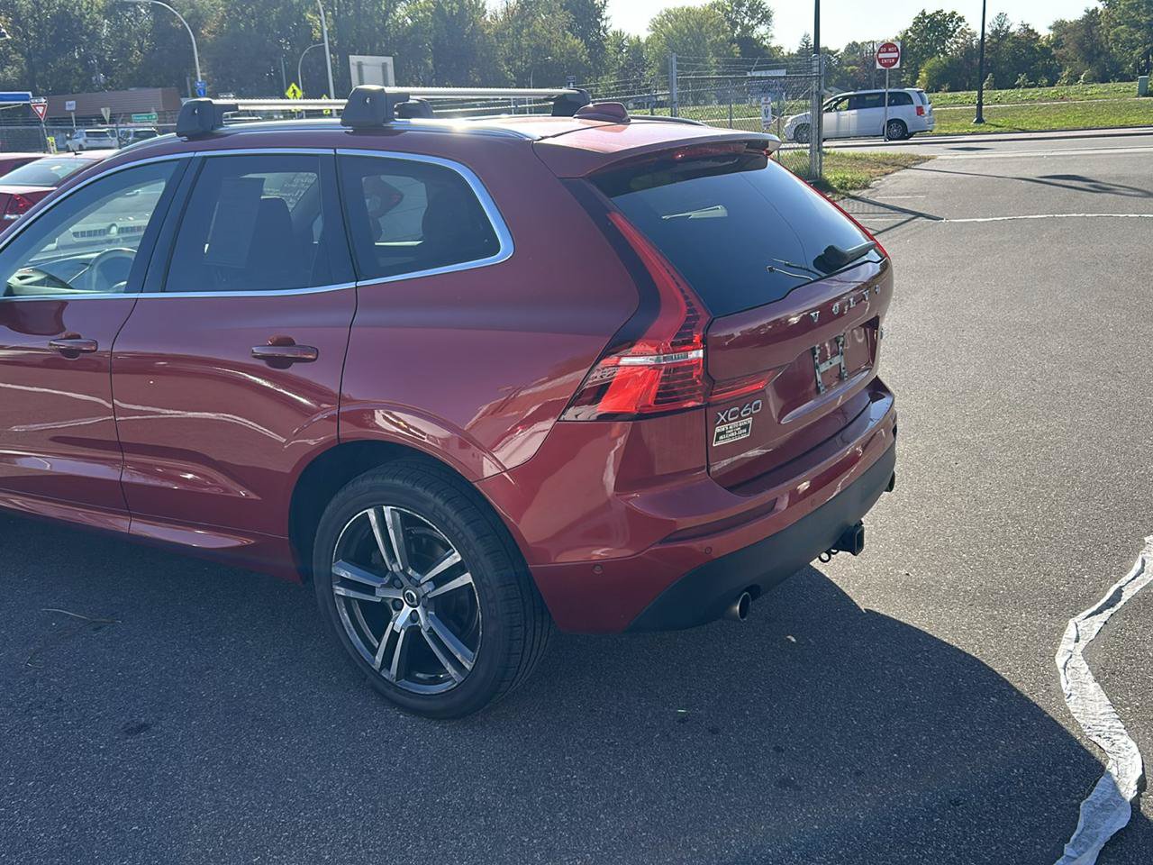 Used 2018 Volvo XC60 T6 Momentum w/ Convenience Package AWD/4WD image 7