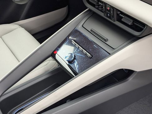 New 2025 Porsche Macan 4S Electric image 20