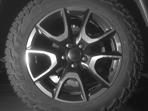 Used 2025 Jeep Compass Trailhawk AWD/4WD image 15