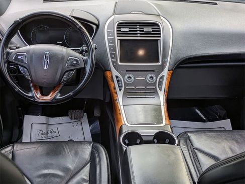 Used 2017 Lincoln MKX Reserve image 27