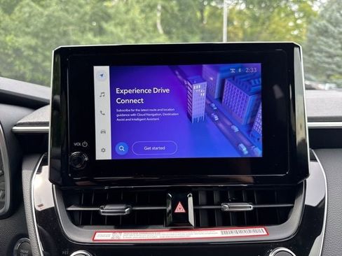 Used 2025 Toyota Corolla SE w/ SE Package image 24