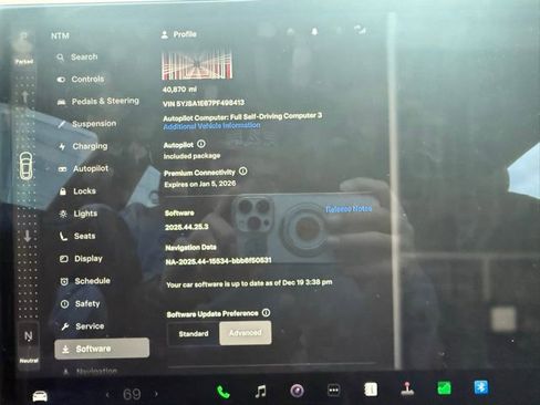 Used 2023 Tesla Model S Plaid image 3