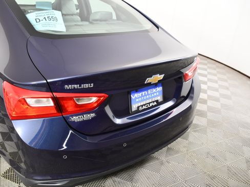 Used 2017 Chevrolet Malibu Hybrid w/ Leather Package FWD image 15