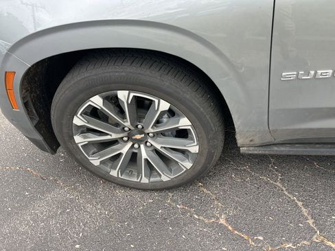 Used 2025 Chevrolet Suburban High Country image 12