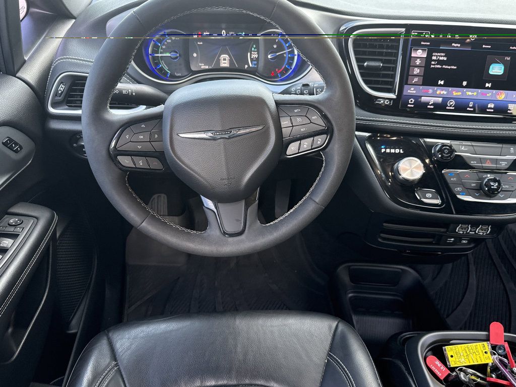 Used 2022 Chrysler Pacifica Touring-L w/ S Appearance Package FWD image 14