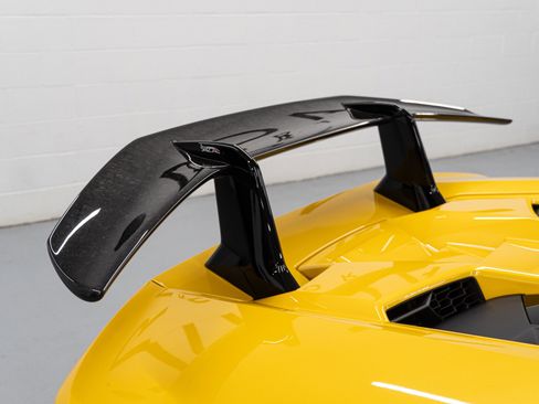 Used 2019 Lamborghini Huracan Performante image 13