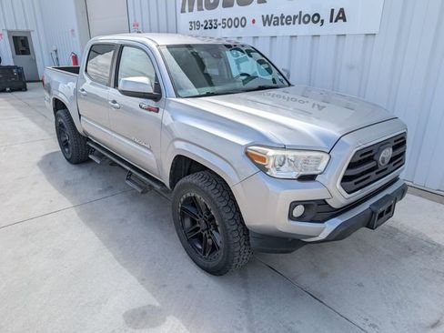 Used 2019 Toyota Tacoma SR5 RWD image 6