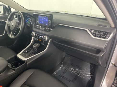 Used 2022 Toyota RAV4 XLE Premium AWD/4WD image 33