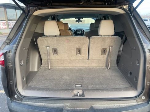 Used 2019 Chevrolet Traverse LT FWD image 26