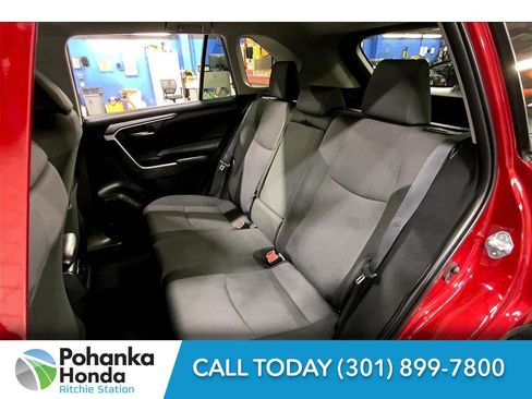 Used 2025 Toyota RAV4 XLE image 19
