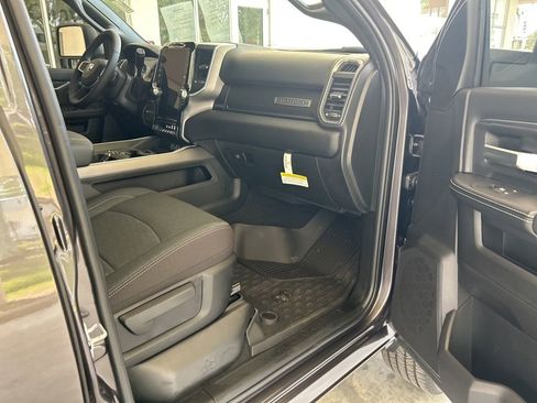 Used 2025 RAM 2500 Big Horn image 24