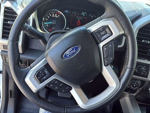 Used 2019 Ford F150 Lariat w/ Equipment Group 502A Luxury AWD/4WD image 11