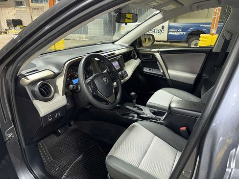 Used 2015 Toyota RAV4 LE AWD/4WD image 27