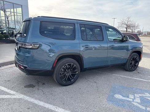 New 2026 Jeep Grand Wagoneer Summit AWD/4WD image 32