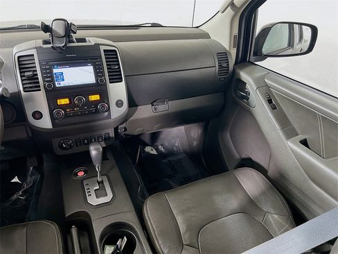 Used 2020 Nissan Frontier PRO-4X image 23