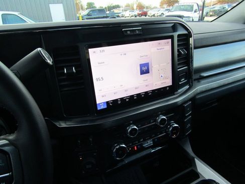 Used 2025 Ford F250 Lariat w/ Chrome Package image 30