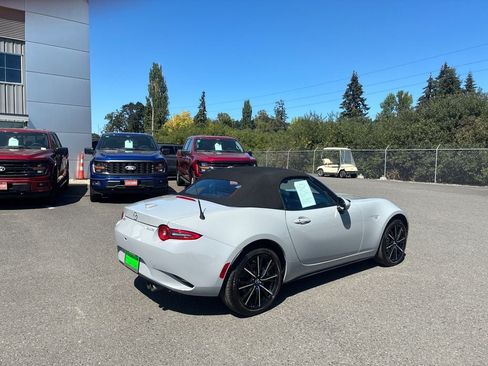 Used 2025 MAZDA MX-5 Miata Grand Touring RWD image 6