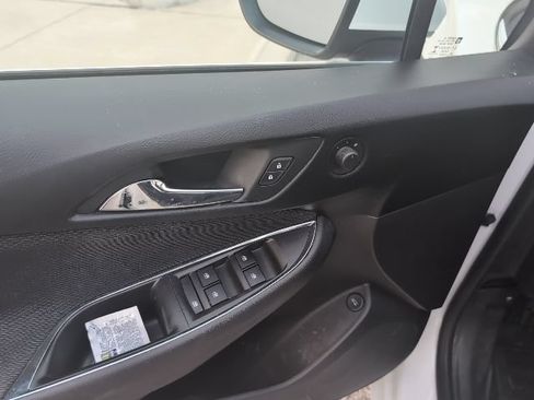 Used 2016 Chevrolet Cruze LT FWD image 9