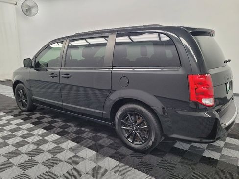 Used 2019 Dodge Grand Caravan GT FWD image 3