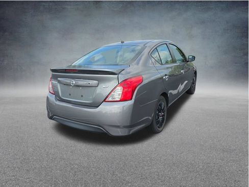 Used 2019 Nissan Versa SV FWD image 5