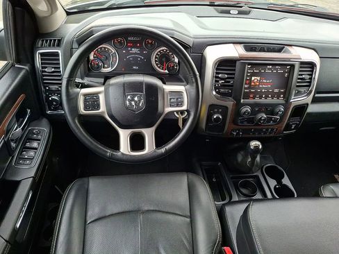 Used 2018 RAM 2500 Laramie AWD/4WD image 2