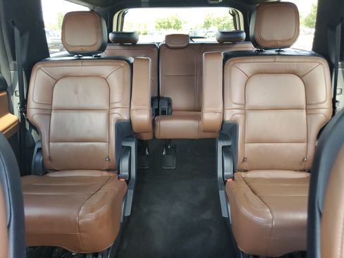 Used 2023 Lincoln Navigator L Reserve AWD/4WD image 19