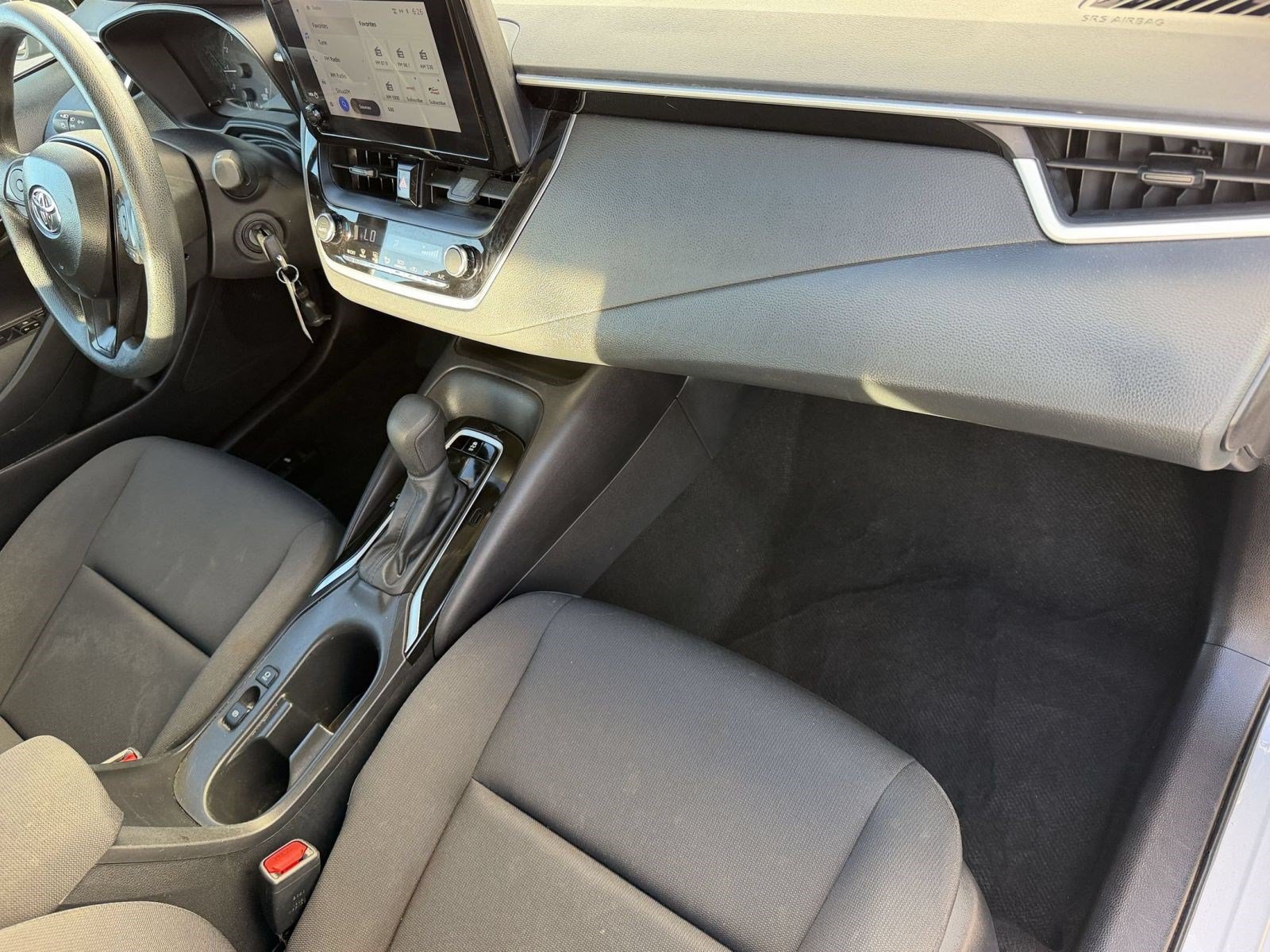 Used 2025 Toyota Corolla LE FWD image 35