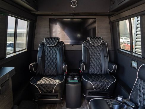 Used 2024 Mercedes-Benz Sprinter 3500 image 20